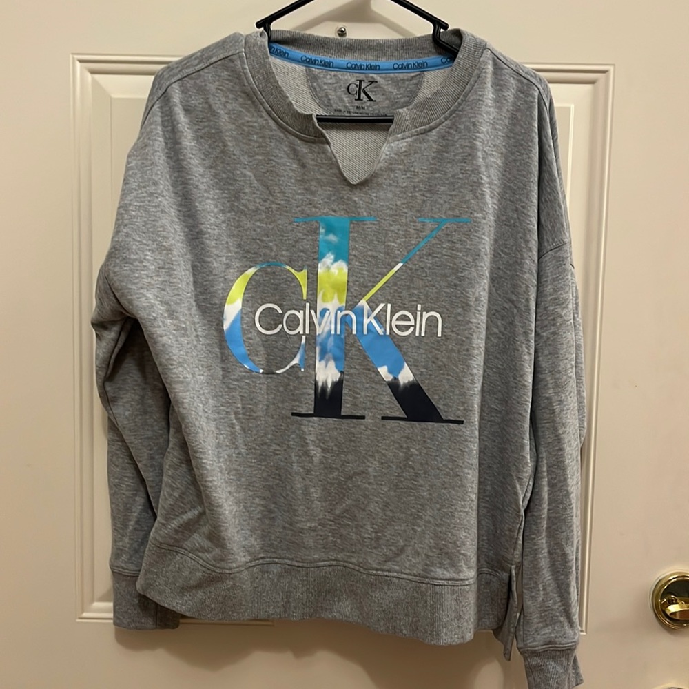 sweatshirt